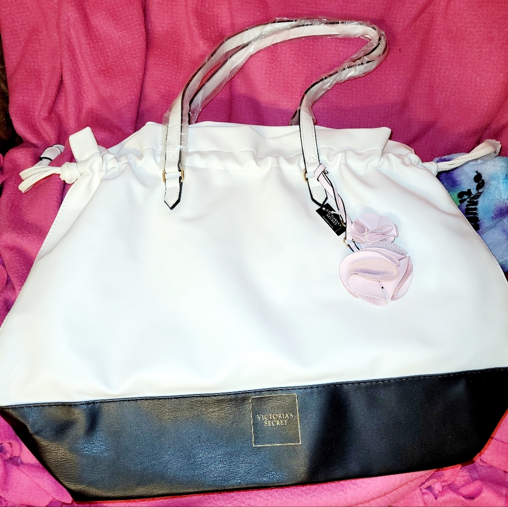 🌻SALE🌻BNWT VICTORIA SECRET PURSE